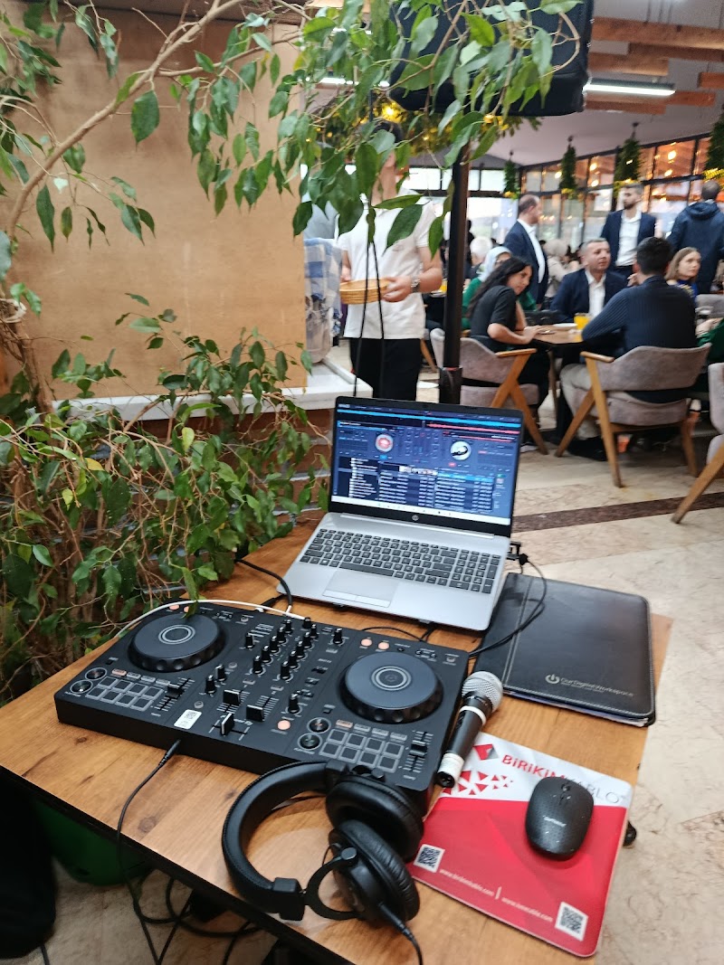 dj kiralama DJ GÖKHAN ATAY SAHNE SES IŞIK GÖRÜNTÜ SİSTEMLERİ